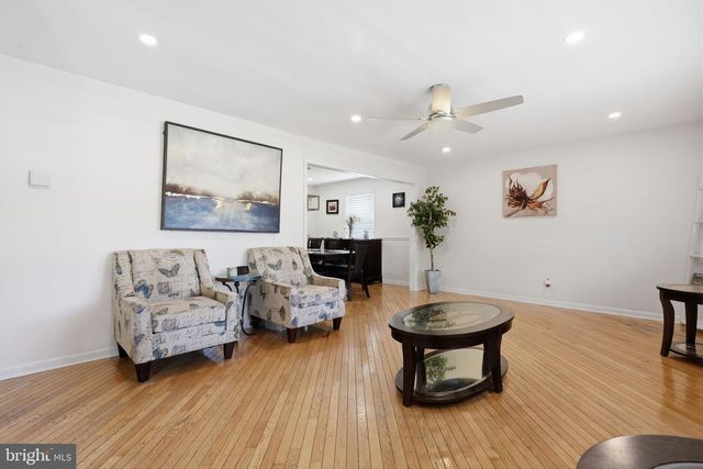 160 TOLL DR, Southampton, PA 18966
