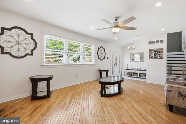 160 TOLL DR, Southampton, PA 18966