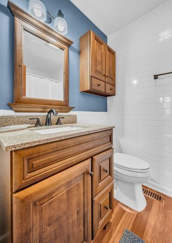 1006 Twin Oaks Dr, White Bluff, TN 37187