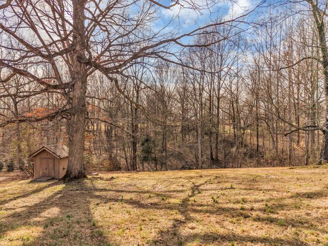 1006 Twin Oaks Dr, White Bluff, TN 37187