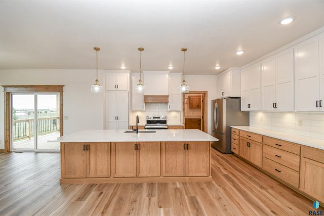 6601 E Fieldview St Street, Sioux Falls, SD 57110