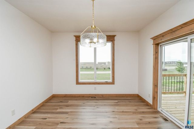 6601 E Fieldview St Street, Sioux Falls, SD 57110