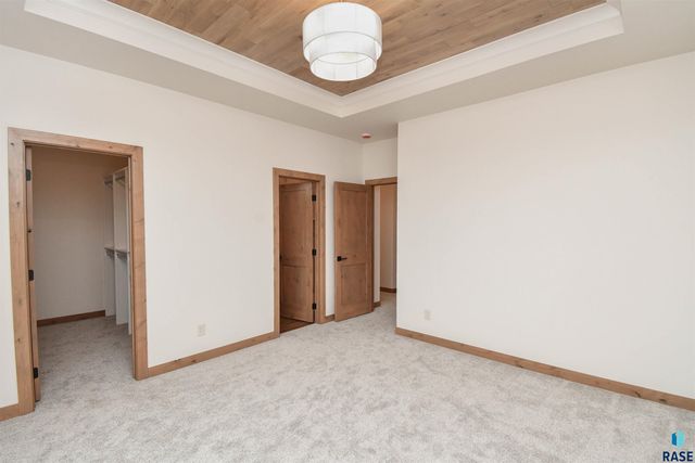 6601 E Fieldview St Street, Sioux Falls, SD 57110