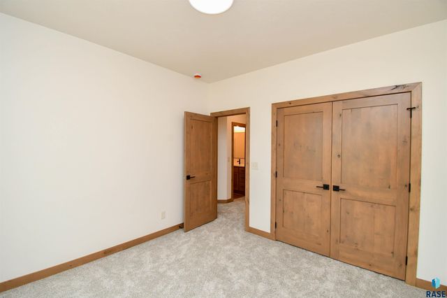 6601 E Fieldview St Street, Sioux Falls, SD 57110