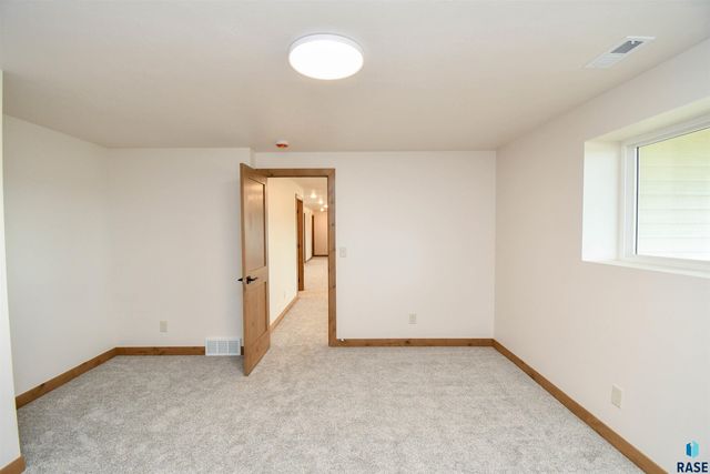 6601 E Fieldview St Street, Sioux Falls, SD 57110