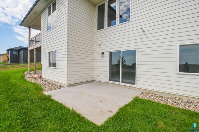 6601 E Fieldview St Street, Sioux Falls, SD 57110