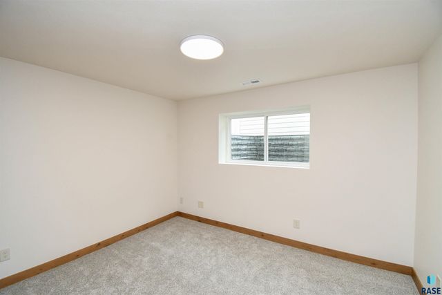 6601 E Fieldview St Street, Sioux Falls, SD 57110
