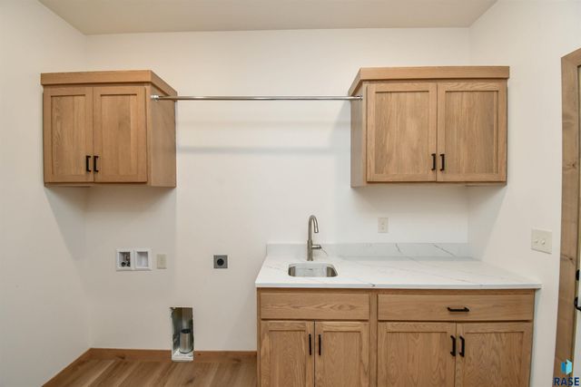 6601 E Fieldview St Street, Sioux Falls, SD 57110