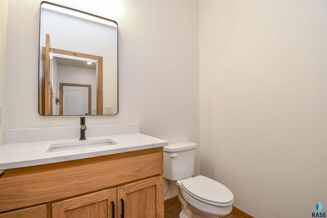 6601 E Fieldview St Street, Sioux Falls, SD 57110