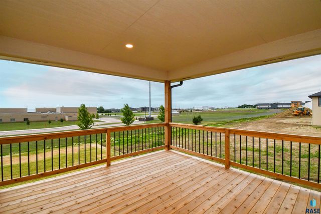 6601 E Fieldview St Street, Sioux Falls, SD 57110