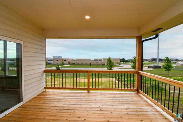 6601 E Fieldview St Street, Sioux Falls, SD 57110