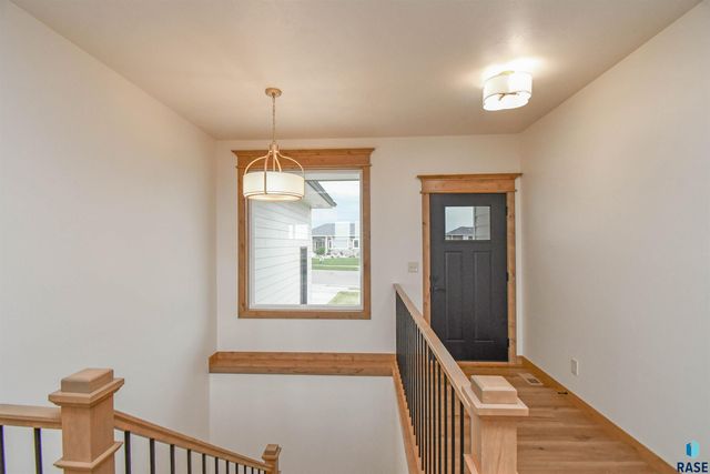 6601 E Fieldview St Street, Sioux Falls, SD 57110