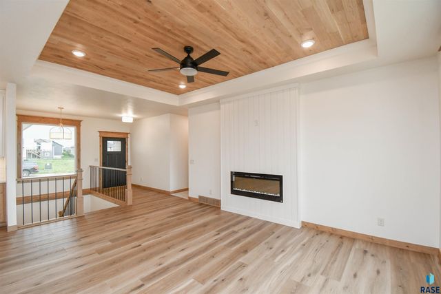 6601 E Fieldview St Street, Sioux Falls, SD 57110