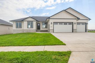 6601 E Fieldview St Street, Sioux Falls, SD 57110
