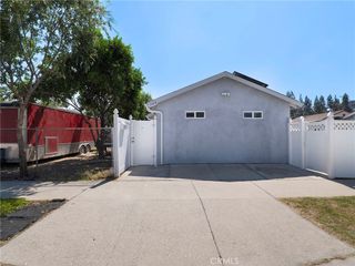 10018 N Aqueduct Ave, North Hills, CA 91343