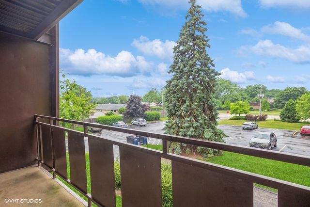 1205 E Hintz Road 206, Arlington Heights, IL 60004
