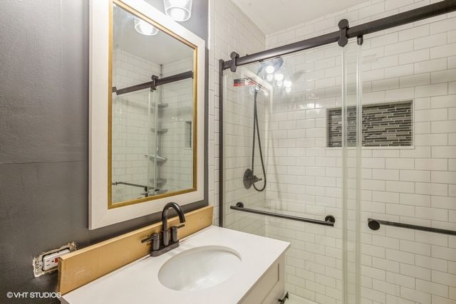 1205 E Hintz Road 206, Arlington Heights, IL 60004
