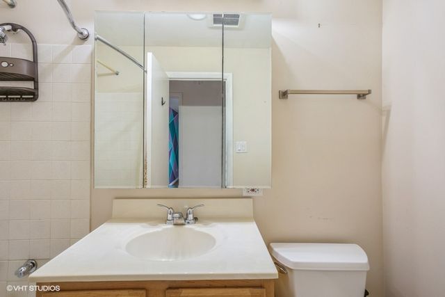 1205 E Hintz Road 206, Arlington Heights, IL 60004