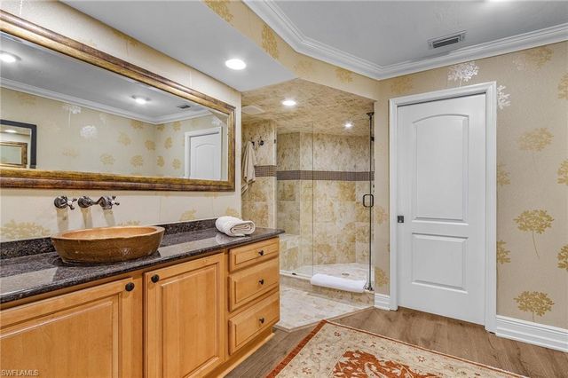 124 Pinebrook DR, Fort Myers, FL 33907