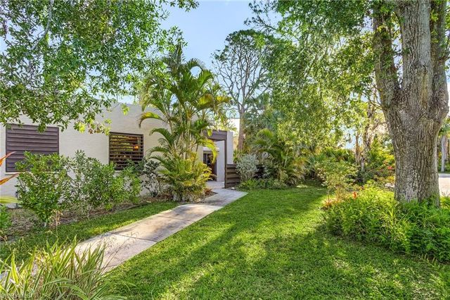 124 Pinebrook DR, Fort Myers, FL 33907