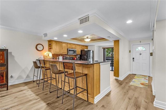 124 Pinebrook DR, Fort Myers, FL 33907