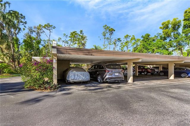 124 Pinebrook DR, Fort Myers, FL 33907