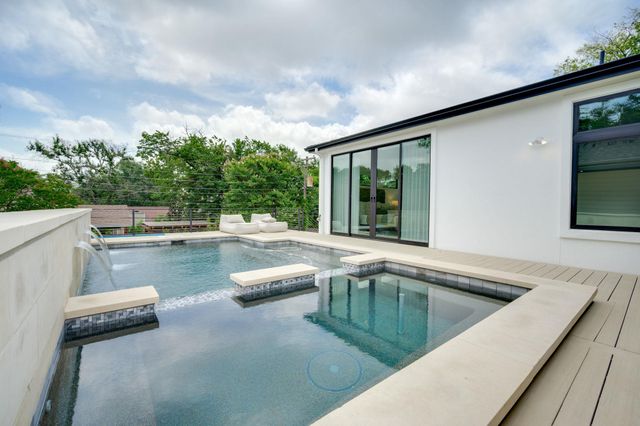 2415 McCall RD, Austin, TX 78703