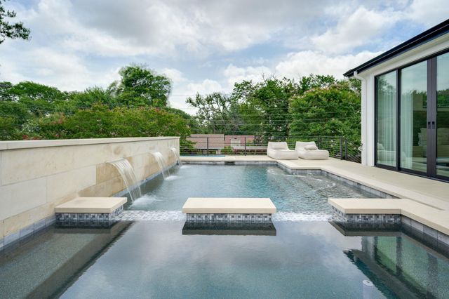 2415 McCall RD, Austin, TX 78703