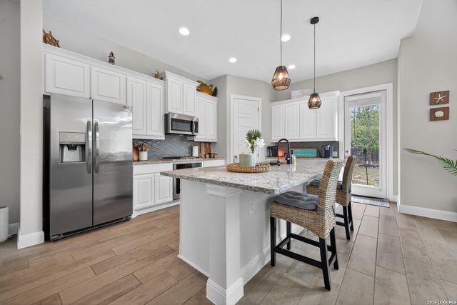 5850 Sweetwater, San Antonio, TX 78253