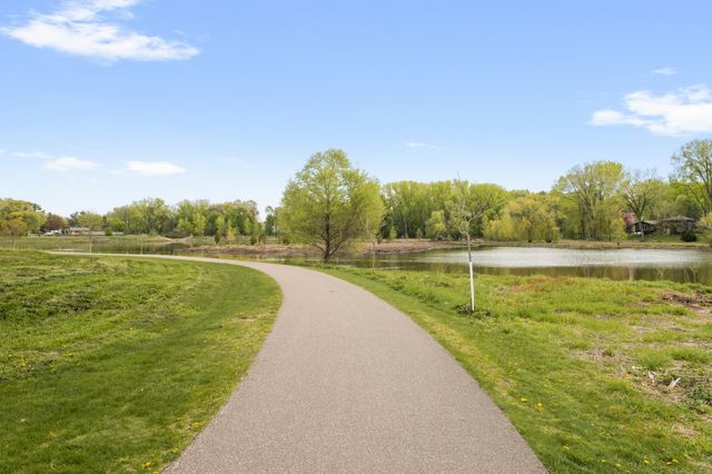517 17th Avenue NW, New Brighton, MN 55112