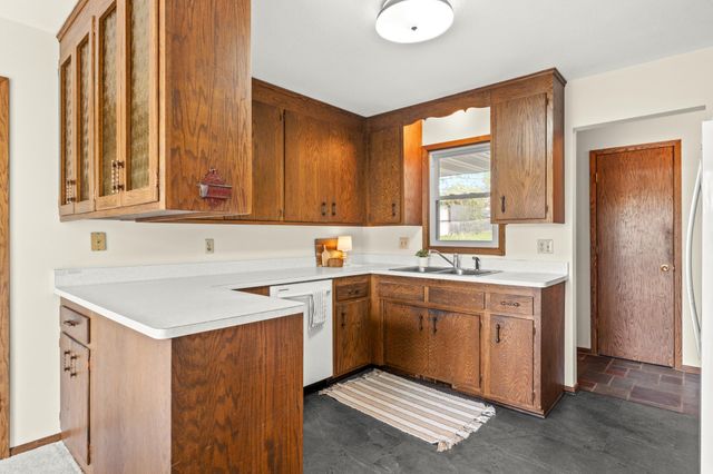 517 17th Avenue NW, New Brighton, MN 55112