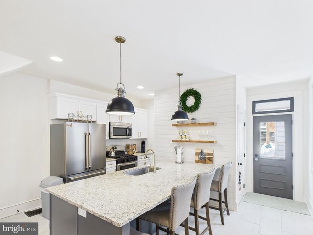 305 W LEMON ST, Lancaster, PA 17603