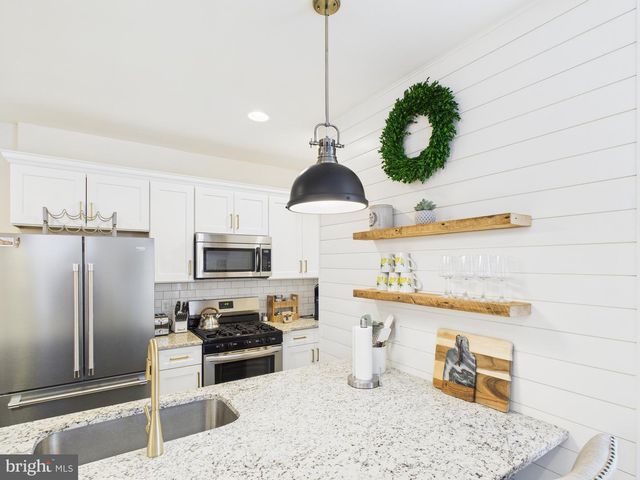 305 W LEMON ST, Lancaster, PA 17603