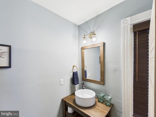 305 W LEMON ST, Lancaster, PA 17603