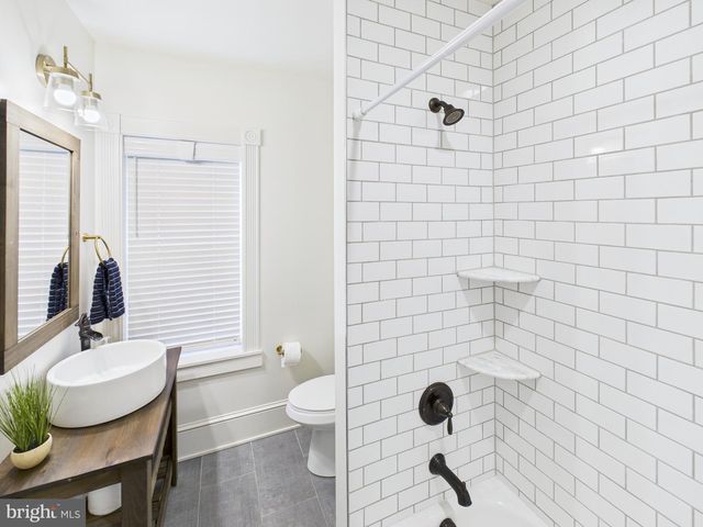 305 W LEMON ST, Lancaster, PA 17603