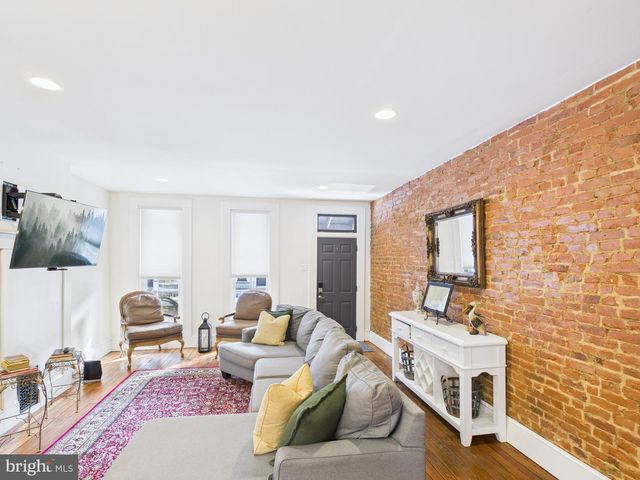 305 W LEMON ST, Lancaster, PA 17603