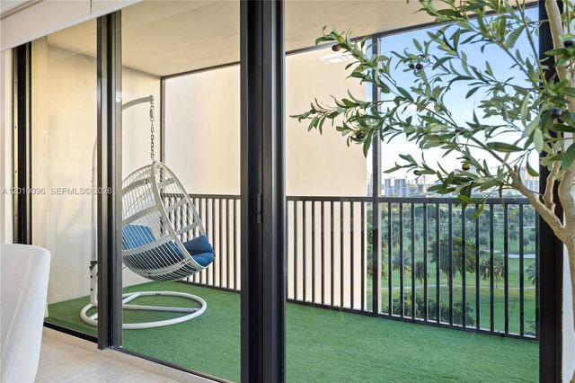 20379 W Country Club Dr 1239, Aventura, FL 33180