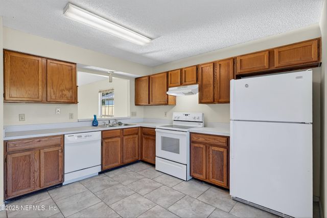 11170 WANDERING OAKS Drive, Jacksonville, FL 32257