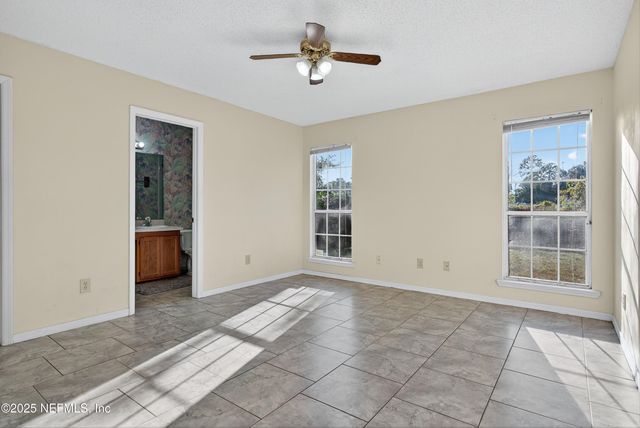 11170 WANDERING OAKS Drive, Jacksonville, FL 32257