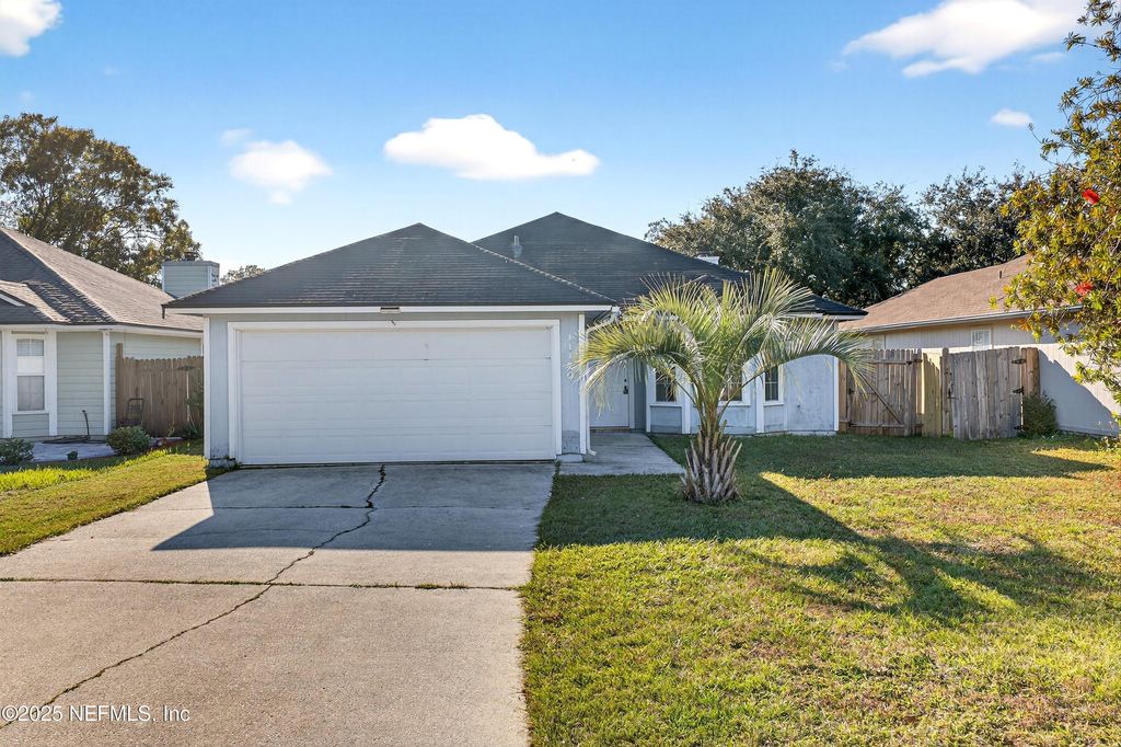 11170 WANDERING OAKS Drive, Jacksonville, FL 32257