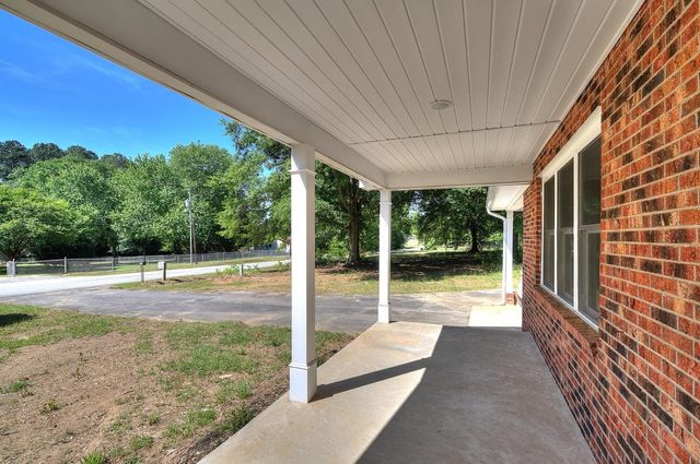 302 Thompson Road, Chesnee, SC 29323