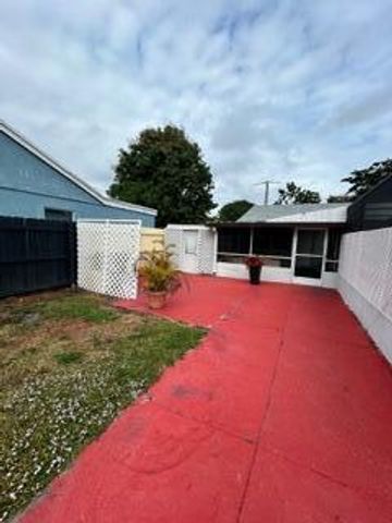 4415 Tellin Avenue, West Palm Beach, FL 33406
