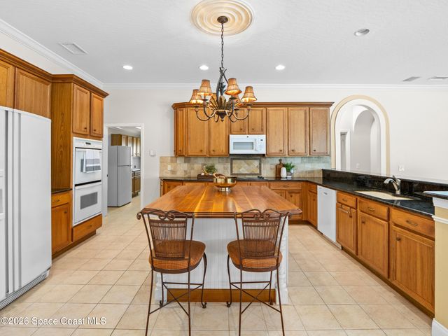 992 Balmoral Way, Melbourne, FL 32940