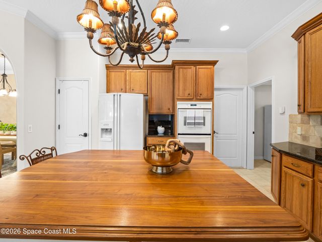 992 Balmoral Way, Melbourne, FL 32940