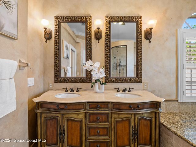 992 Balmoral Way, Melbourne, FL 32940