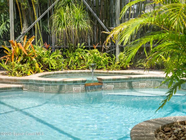 992 Balmoral Way, Melbourne, FL 32940