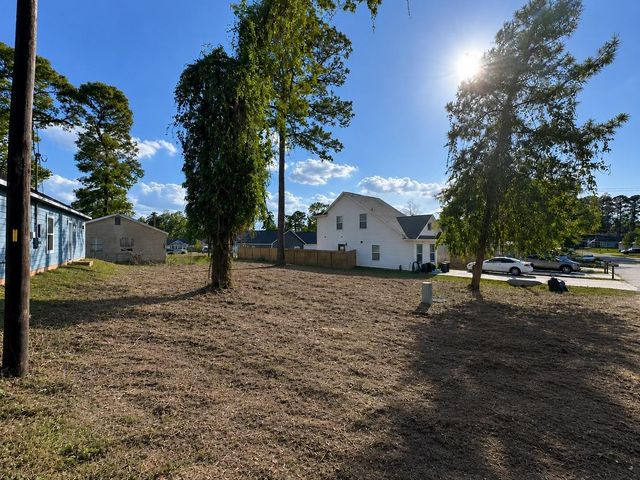 16717 E Ivanhoe, Montgomery, TX 77316