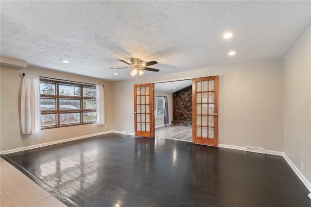 10 Nevins Road, Henrietta, NY 14467