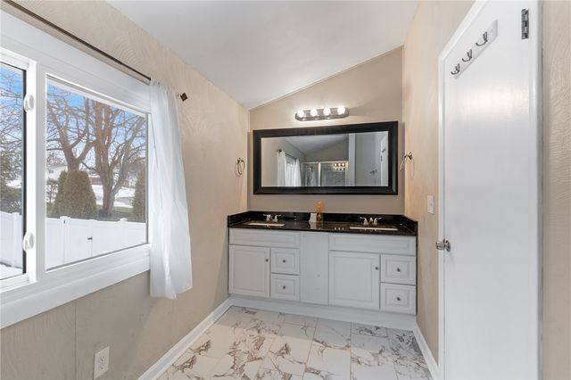 10 Nevins Road, Henrietta, NY 14467