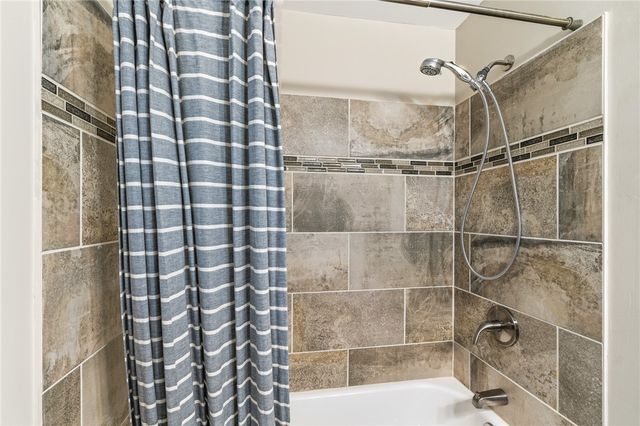 10 Nevins Road, Henrietta, NY 14467